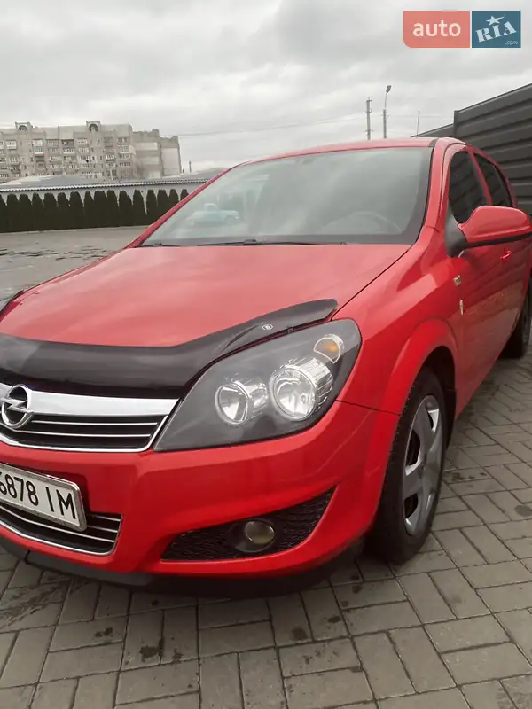 2012 opel astra