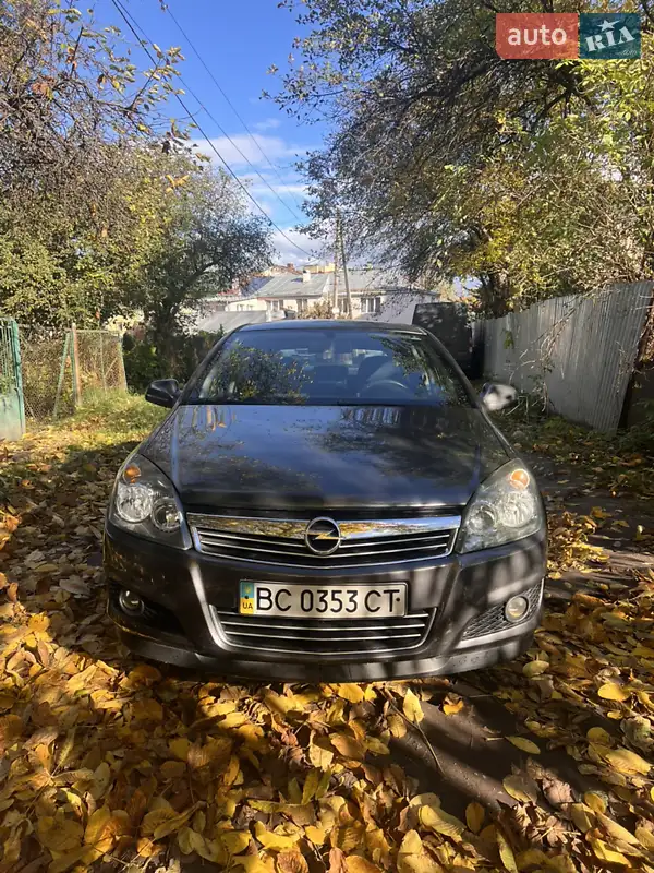 2012 opel astra