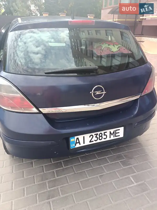 2012 opel astra