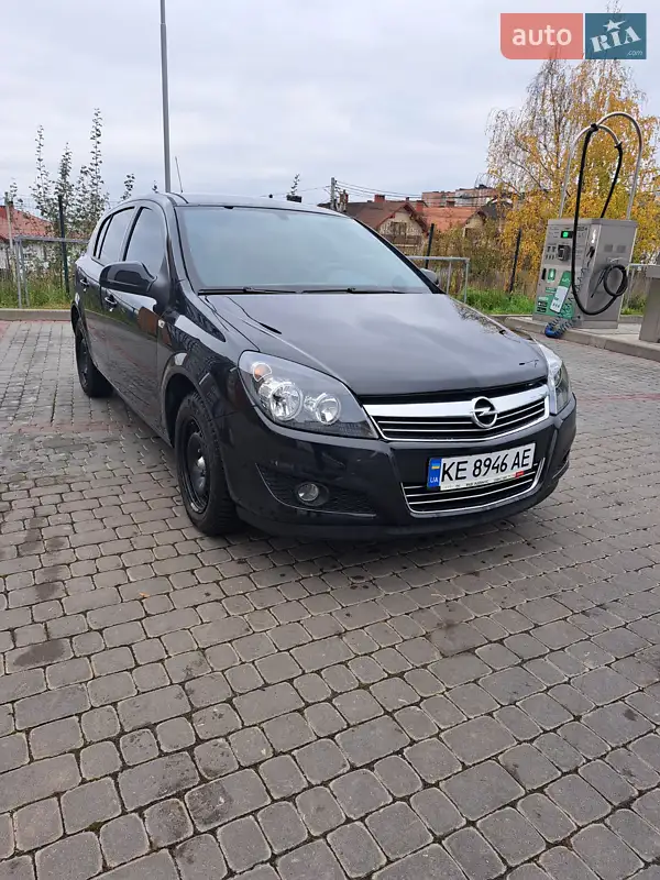 2012 opel astra