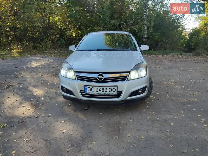 2013 opel astra