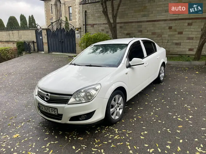 2012 opel astra