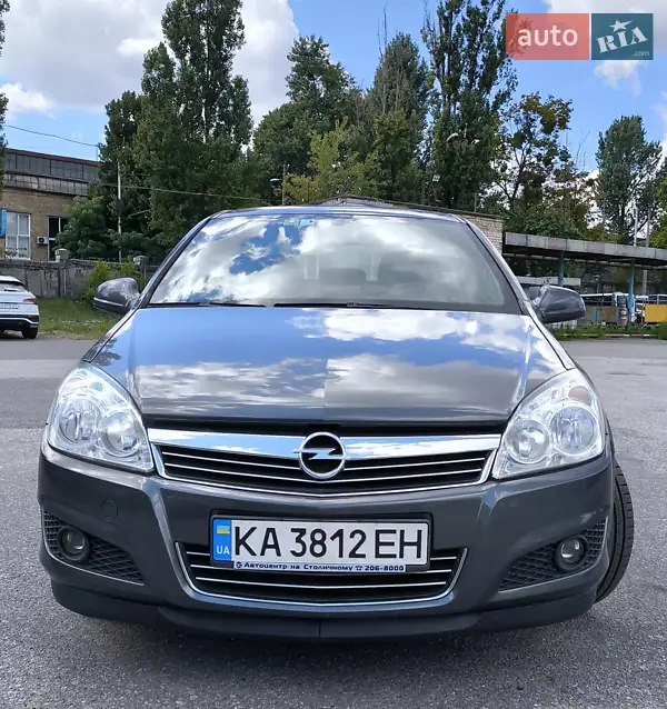 2012 opel astra