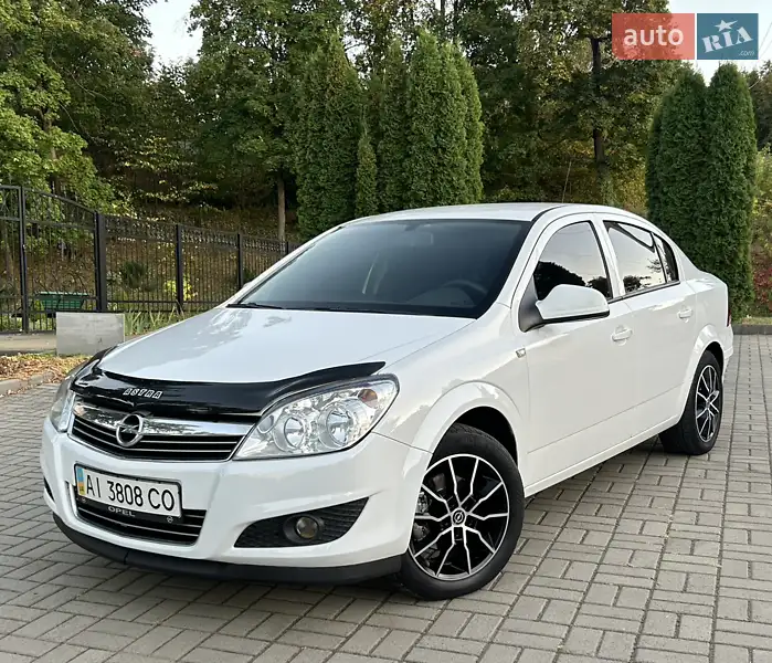2012 opel astra