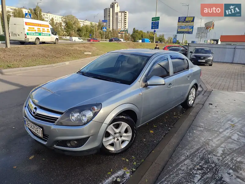 2012 opel astra
