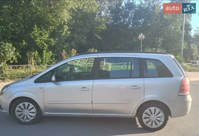 2005 opel zafira