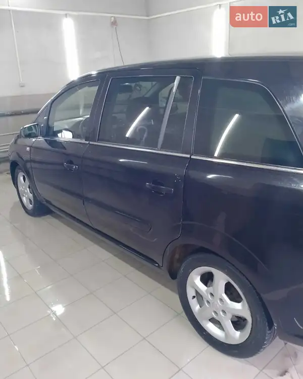 2005 opel zafira