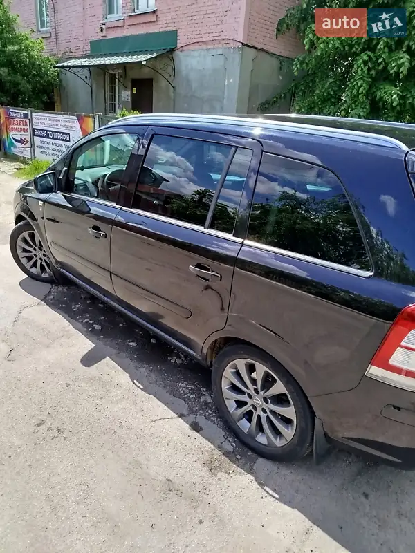 2010 opel zafira