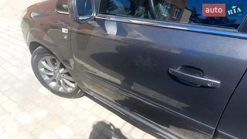 2010 opel zafira