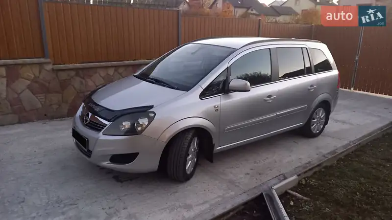 2010 opel zafira