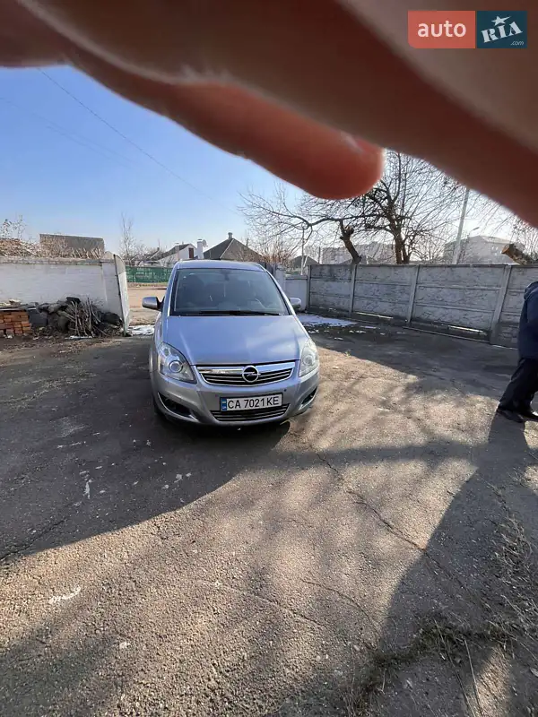 2010 opel zafira