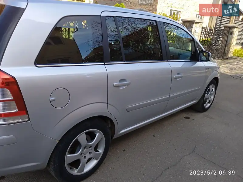 2010 opel zafira