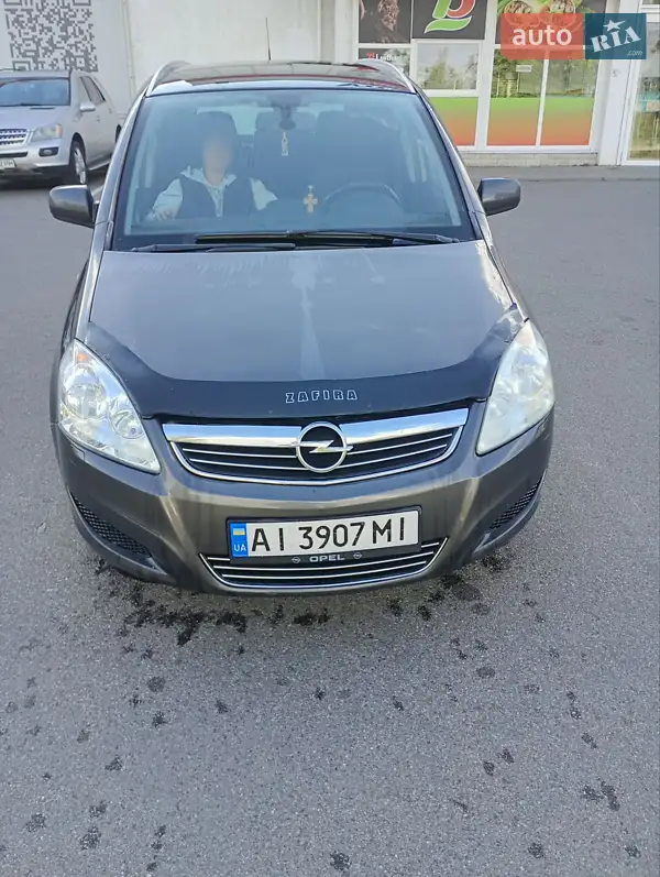 2010 opel zafira