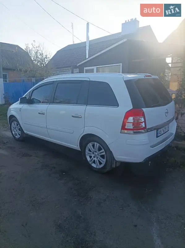 2010 opel zafira
