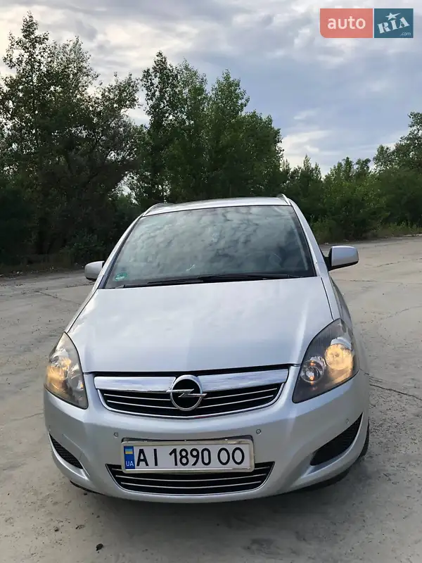 2010 opel zafira