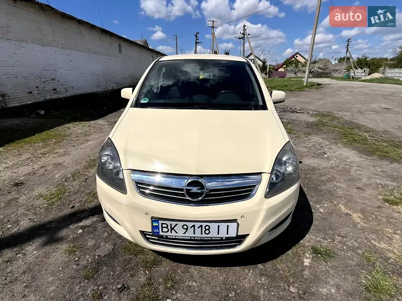 2011 opel zafira