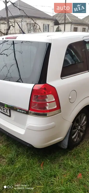 2011 opel zafira