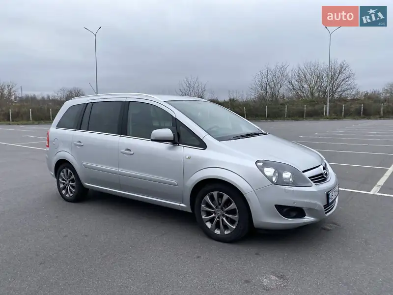 2011 opel zafira