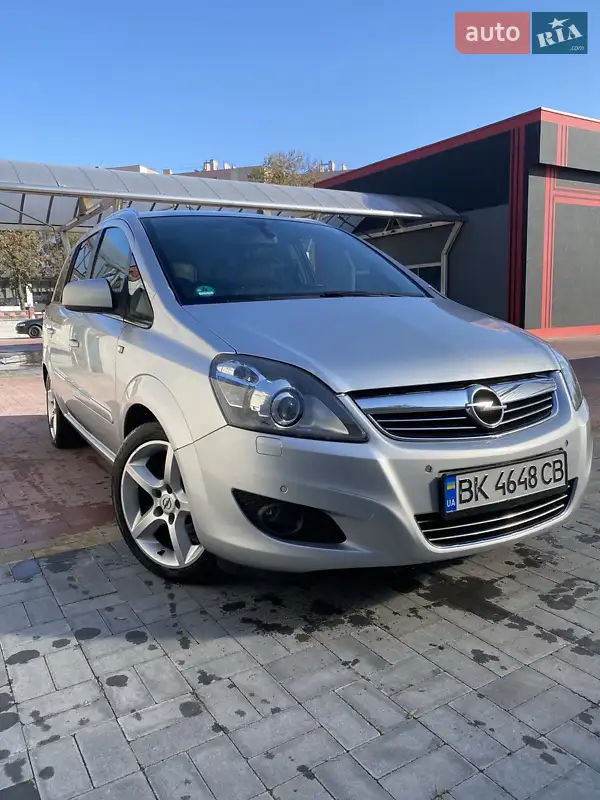 2011 opel zafira