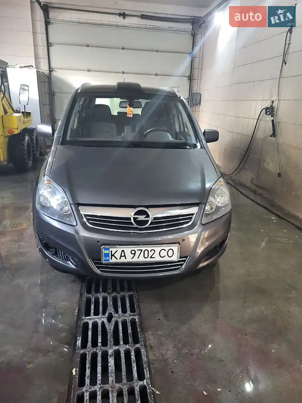 2011 opel zafira