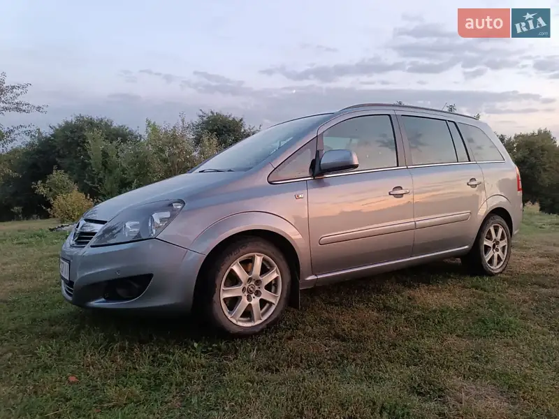 2011 opel zafira