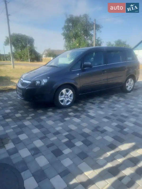 2011 opel zafira