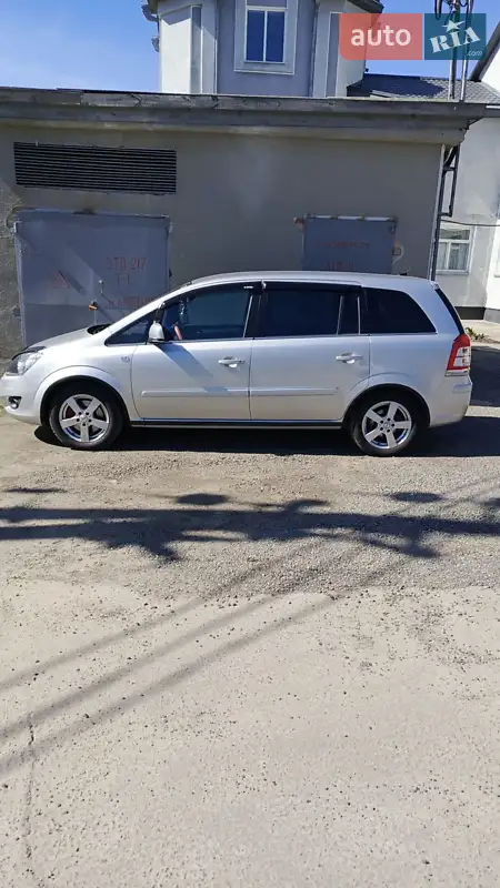 2011 opel zafira