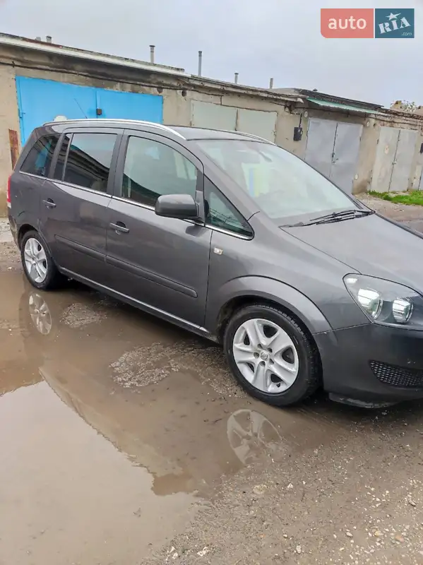 2011 opel zafira