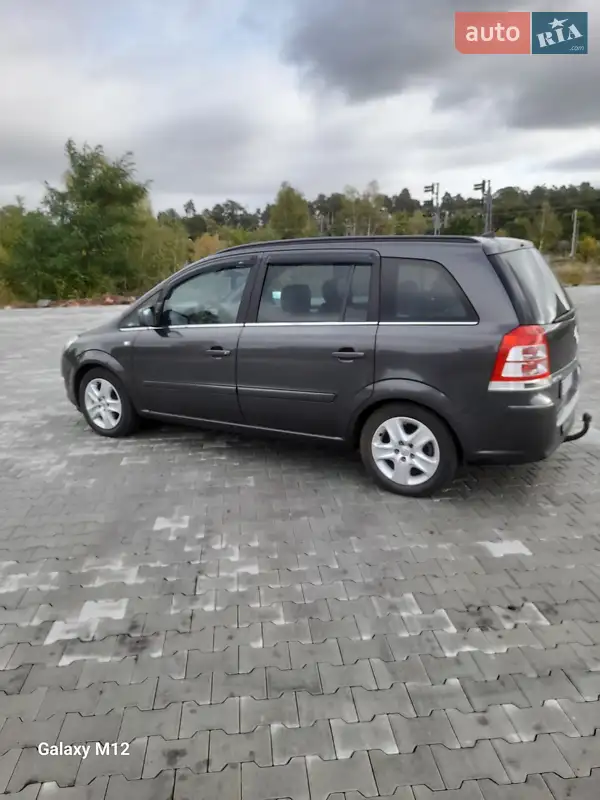 2011 opel zafira
