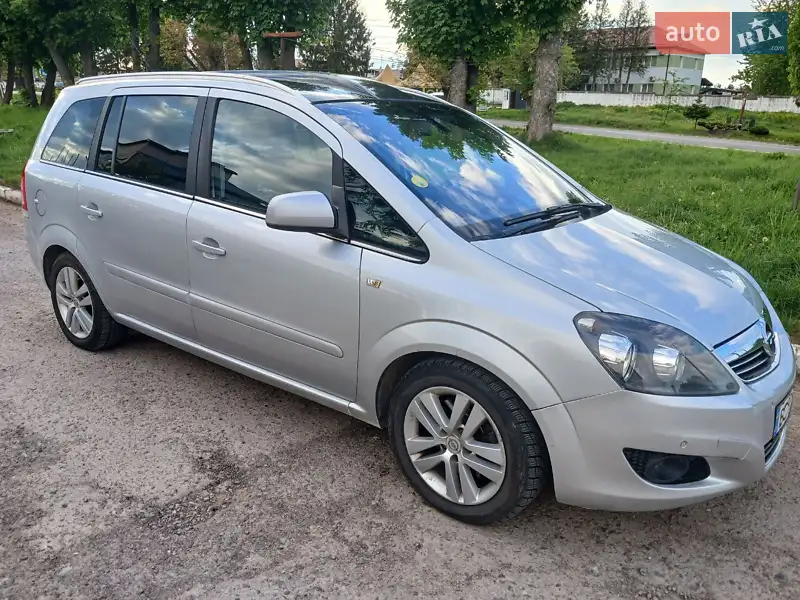2011 opel zafira