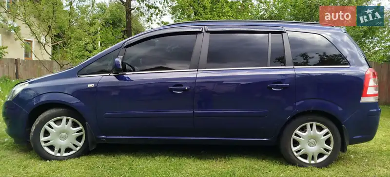 2011 opel zafira