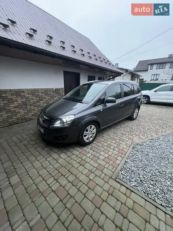 2011 opel zafira