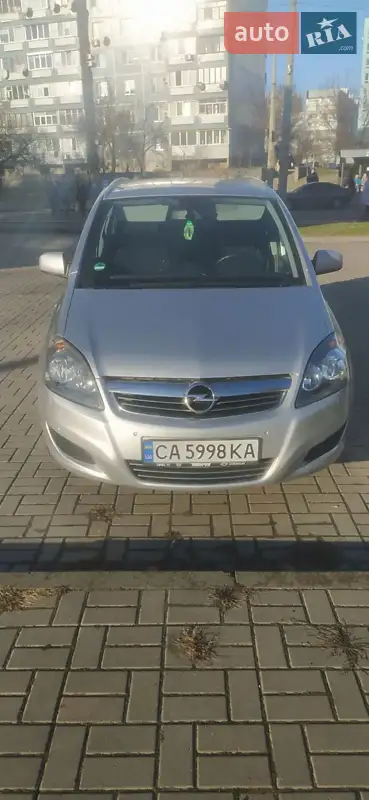 2011 opel zafira