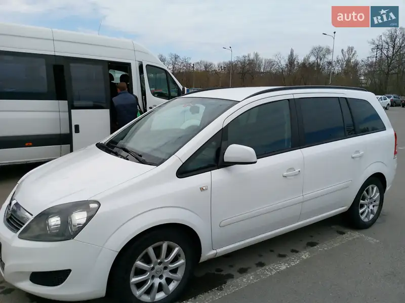 2011 opel zafira