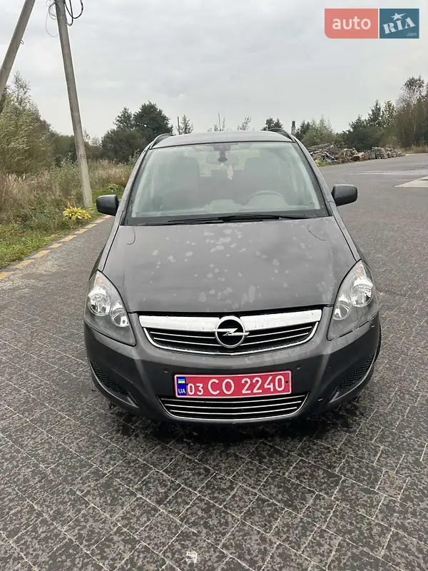 2012 opel zafira