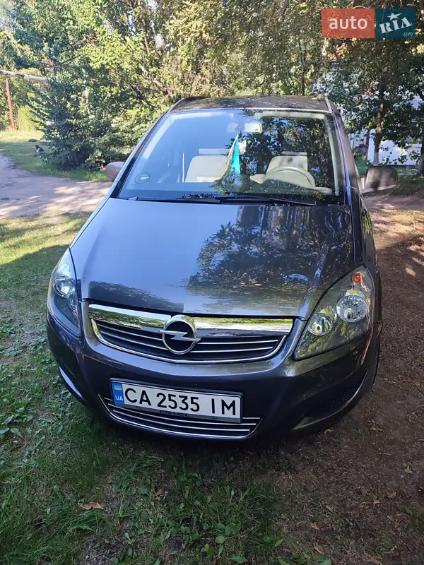 2012 opel zafira