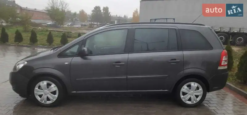 2012 opel zafira