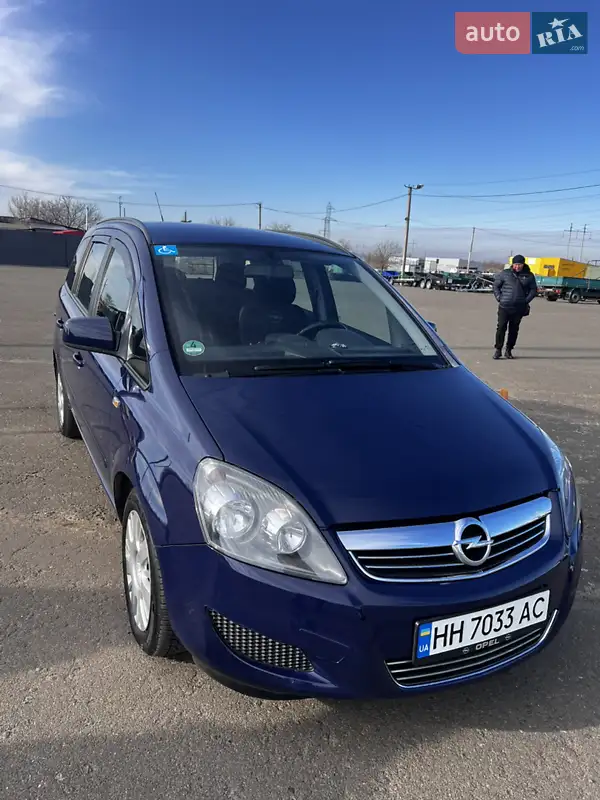 2012 opel zafira