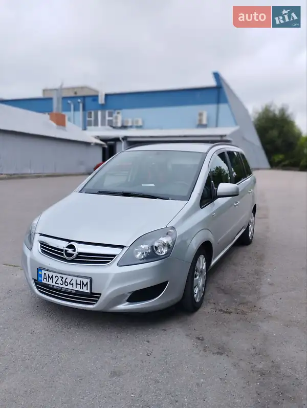 2012 opel zafira