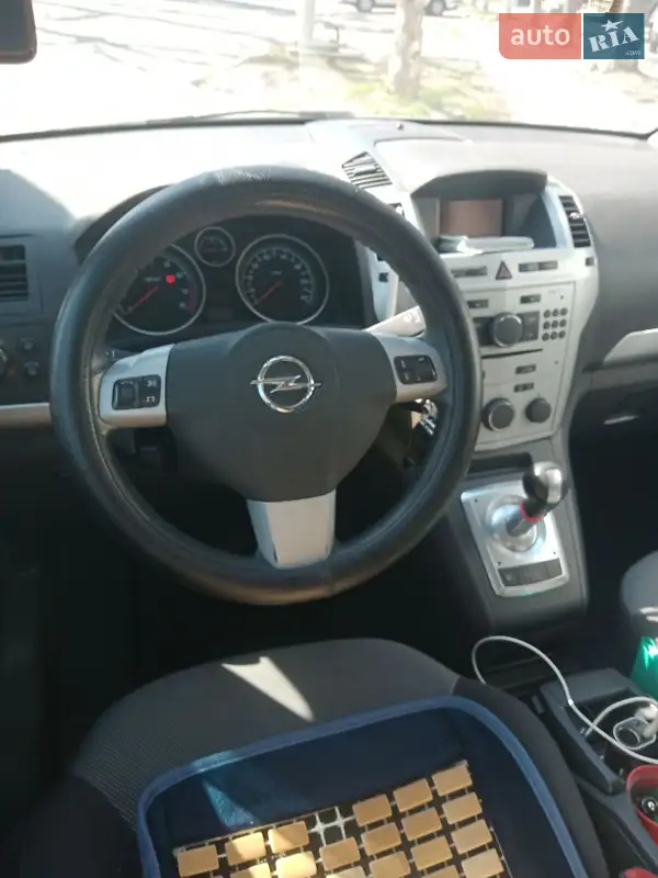 2012 opel zafira