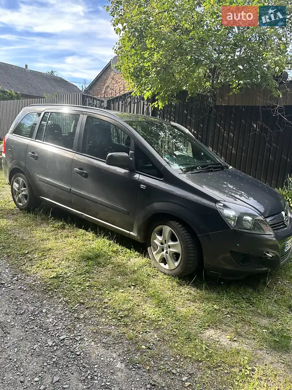 2012 opel zafira