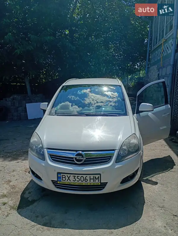 2012 opel zafira