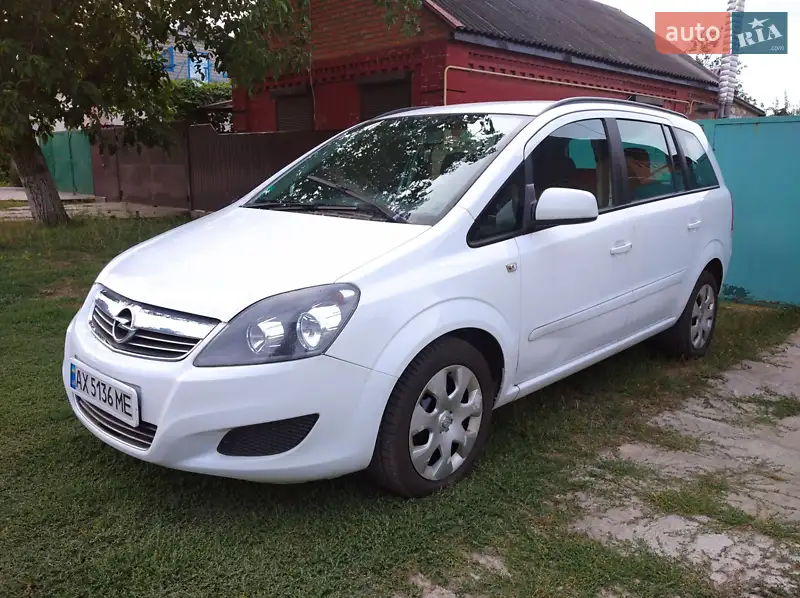 2013 opel zafira