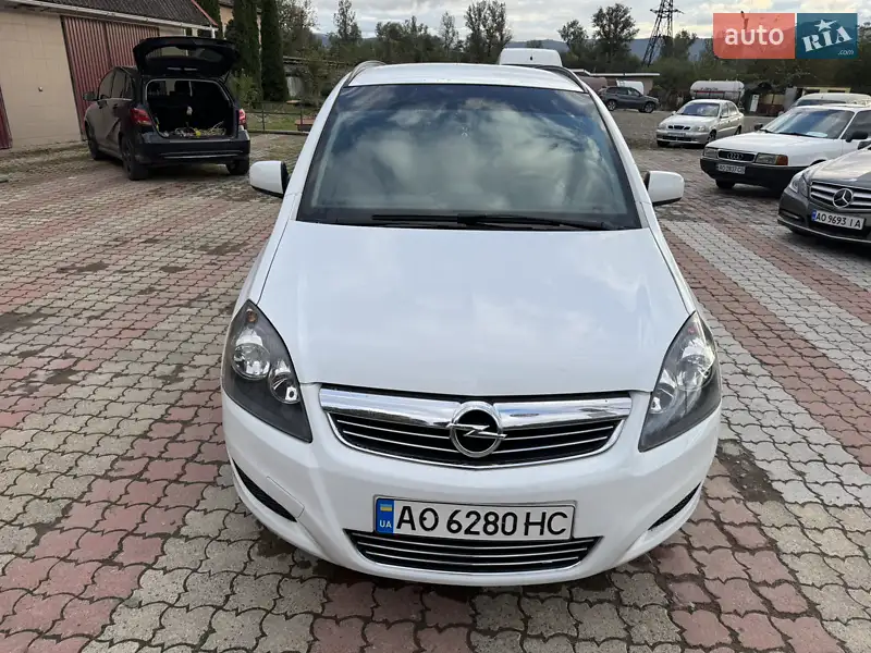 2014 opel zafira