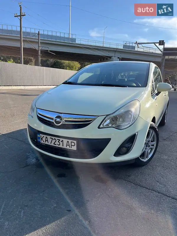 2012 opel corsa