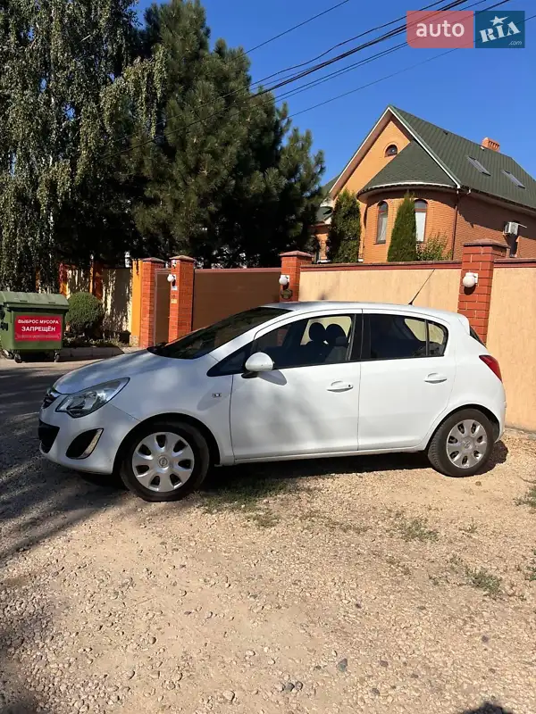2012 opel corsa