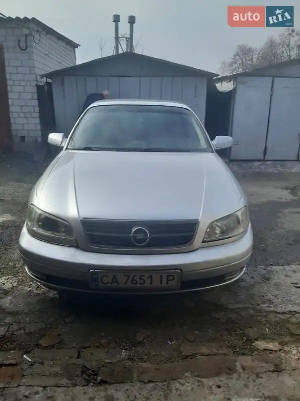 2000 opel omega
