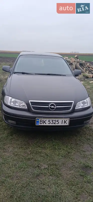 2000 opel omega
