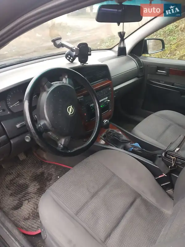 2001 opel omega
