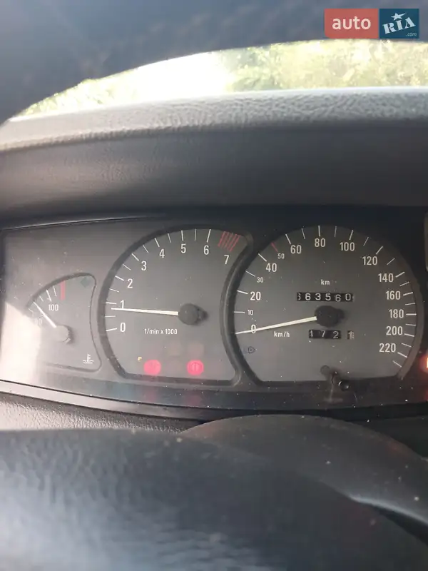 2001 opel omega